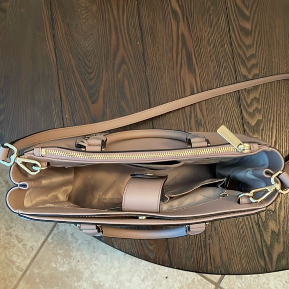 Michael Kors purse blush pink color - Picture 4 of 4